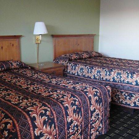 Budget Inn Уильямсвилл Экстерьер фото