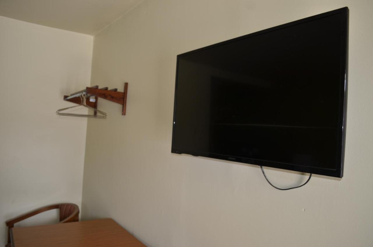 Budget Inn Уильямсвилл Экстерьер фото