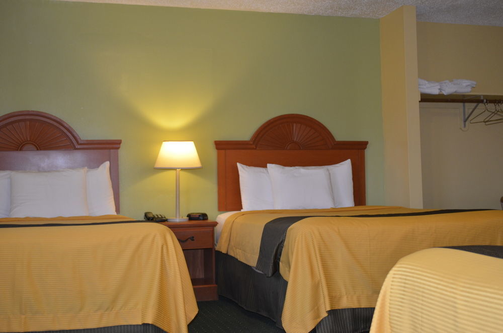 Budget Inn Уильямсвилл Экстерьер фото