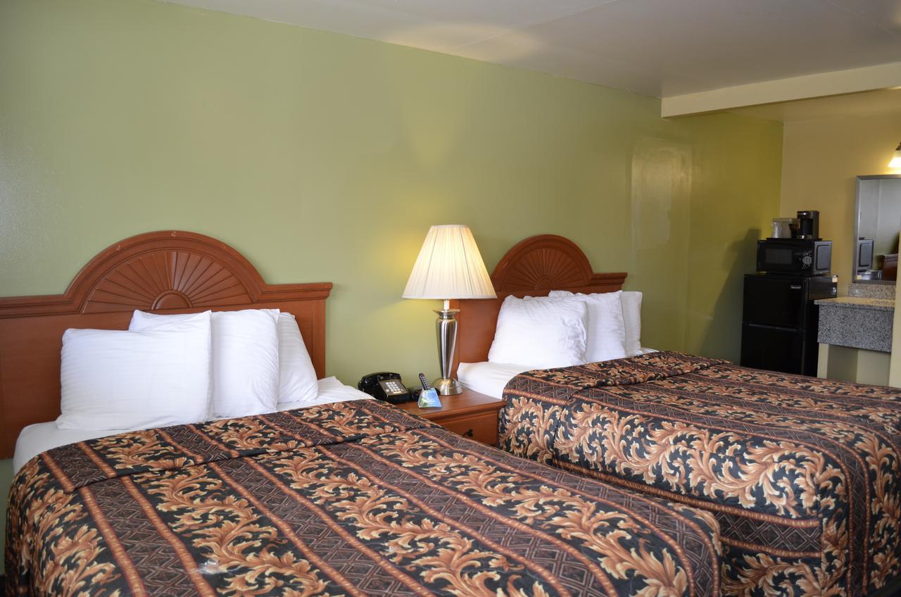 Budget Inn Уильямсвилл Экстерьер фото